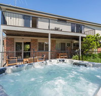 Ocean Breeze Retreat - with spa and space - Melbourne Tourism