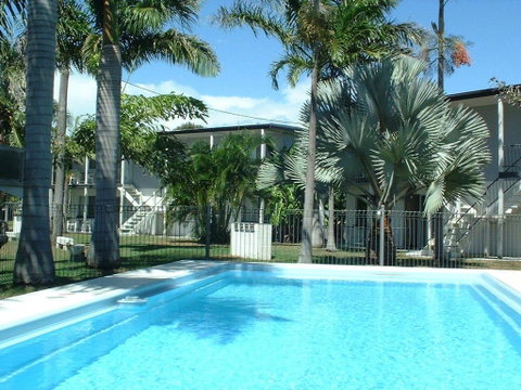 Ocean Breeze Units - Melbourne Tourism 1