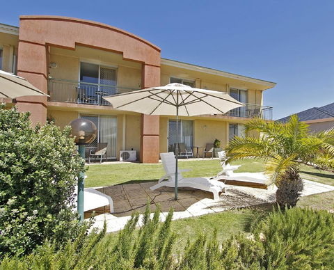 Ocean View Motel - Melbourne Tourism 1