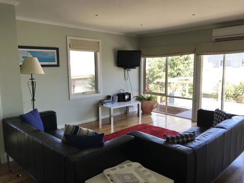 OCEAN VIEWS - Melbourne Tourism 1