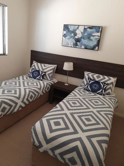 Oceanic Apartment - Melbourne Tourism 0