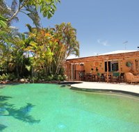 Okinja 71 - Tropical 4 BDRM Home with Pool - Melbourne Tourism