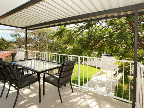 Oloway 40 - 2 BDRM Pet Friendly,  Budget Home - Melbourne Tourism 0