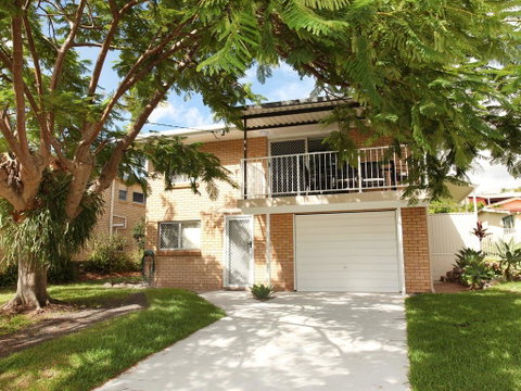 Oloway 40 - 2 BDRM Pet Friendly,  Budget Home - Melbourne Tourism 1