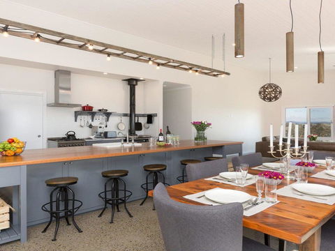 On A Hill - Modern Country Home Near Braidwood - Melbourne Tourism 0
