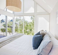 ON THE BEACH - Villa over the road from the beach - Melbourne Tourism
