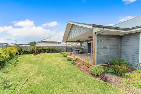 Ontario Way 1 Burrill Lake - Melbourne Tourism 1