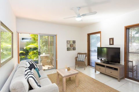 OUTRIGGER - Melbourne Tourism 3