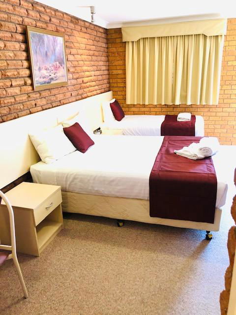 OVERLANDER MOTOR LODGE - Melbourne Tourism 3