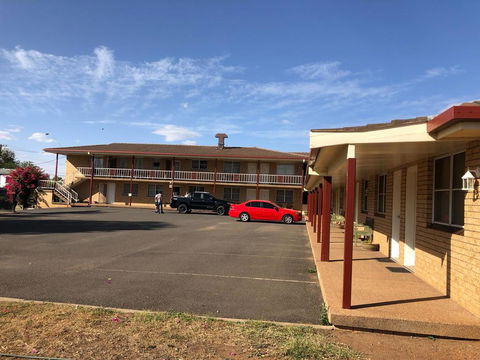 OVERLANDER MOTOR LODGE - Melbourne Tourism 0
