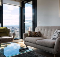 Owen - Soaring City Views Central Location