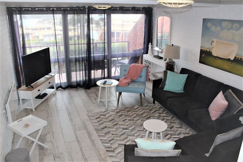 Pacific Heights Holiday Apartments - Melbourne Tourism 3