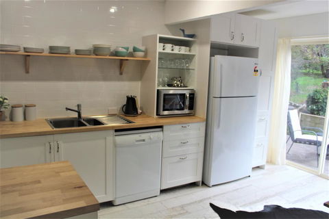 Pacific Heights Holiday Apartments - Melbourne Tourism 1