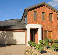 Pampas Grass Homestay A - Melbourne Tourism