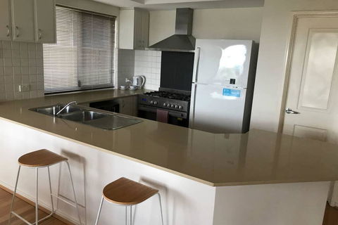 Panoramic Blue Bay Views - 3 Bedroom Townhouse - Melbourne Tourism 3