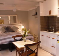 Paperbark Bed  Breakfast - Melbourne Tourism