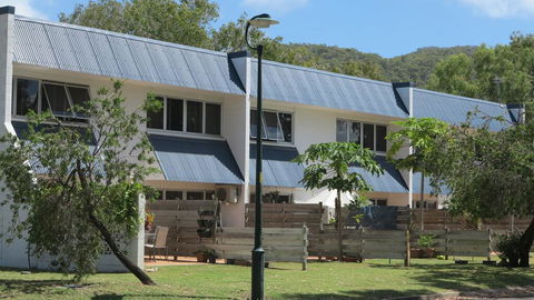 Paradise Apartments Unit 4 - Melbourne Tourism 0