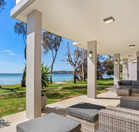 Paradise Beach House - Waterfront with Heated Pool - Melbourne Tourism