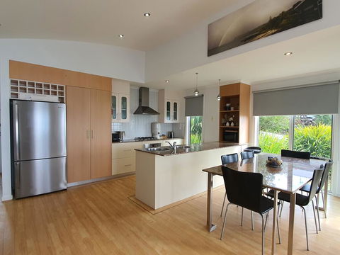 Paradise House, Boat Harbour Beach - Melbourne Tourism 3