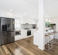 Park Avenue Terrace House Sleeps 9 - Melbourne Tourism