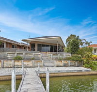 Pelican Brief - relaxing canal frontage - Melbourne Tourism