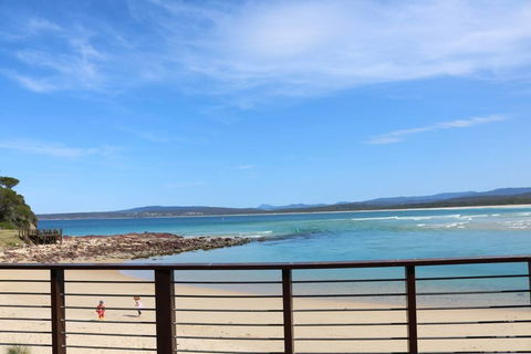 Pelican Lake Holiday House - Melbourne Tourism 3