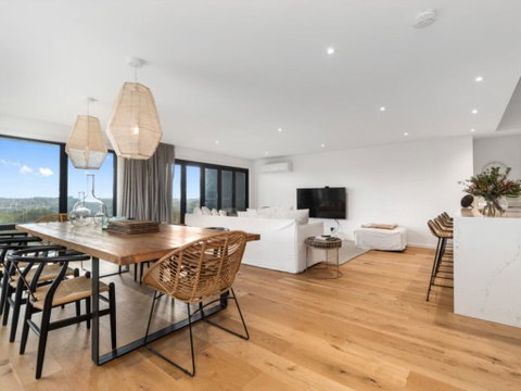 Peninsula Hot Springs Designer Home! - Melbourne Tourism 3