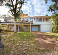 Pet Friendly 4 Bedroom Holiday Home - River Views - Melbourne Tourism