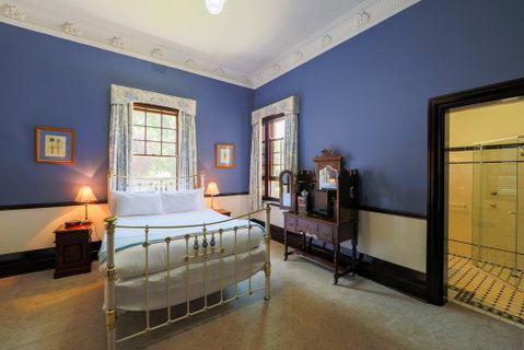 Petersons Armidale Winery And Guesthouse - Melbourne Tourism 2