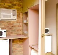 Pines Country Club Motor Inn - Melbourne Tourism