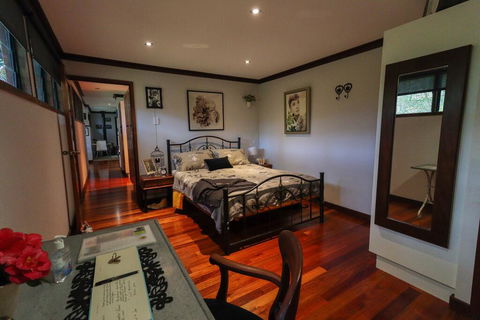 PK Illusions - Melbourne Tourism 2