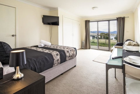 Poley Cow Studio - Melbourne Tourism 0