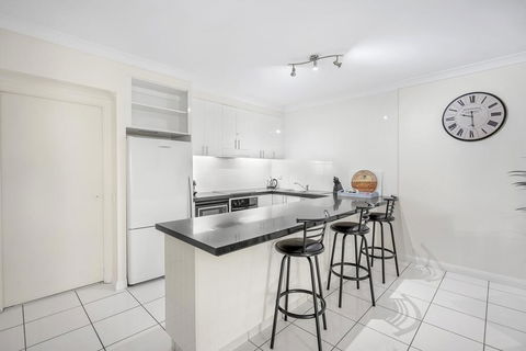 Poolside Apt In Alamanda Beachfront Resort (52) - Melbourne Tourism 2