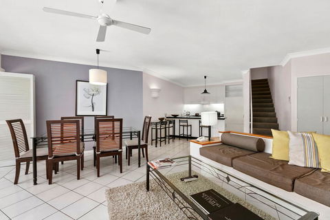 Poolside Apt. In Alamanda Beachfront Resort (67) - Melbourne Tourism 2