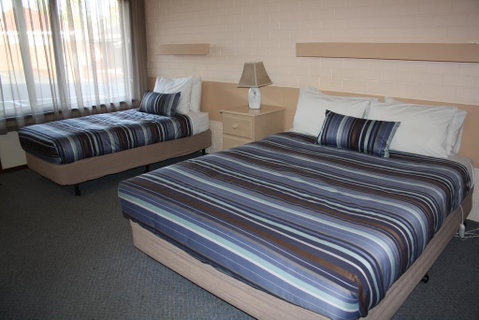Raglan Motor Inn - Melbourne Tourism 2