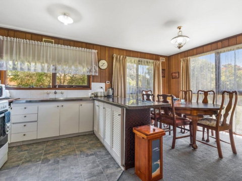 Raymond Cottage - Melbourne Tourism 3