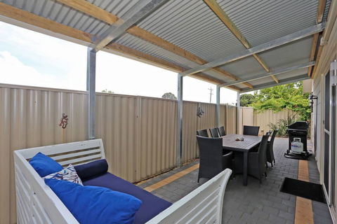 Relax At Falcon By The Bay - Melbourne Tourism 3