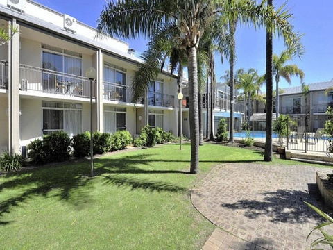 Resort Serviced Apartments - Mandurah - Melbourne Tourism 1