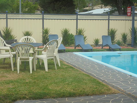 Riverbank Park MOTEL - Melbourne Tourism 1