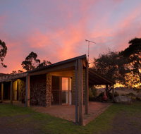 Rockbank Retreat - Melbourne Tourism