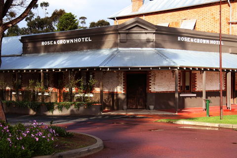 Rose & Crown Hotel - Melbourne Tourism 0