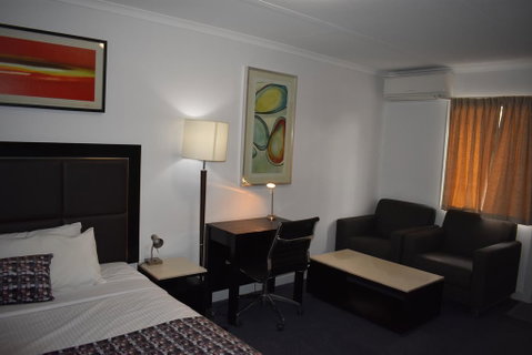 Roundhouse Motel - Melbourne Tourism 1