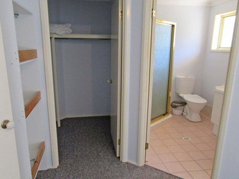 Salamander Way', 99a Salamander Way - Fantastic Duplex Close To Horizons Golf Resort - Melbourne Tourism 2