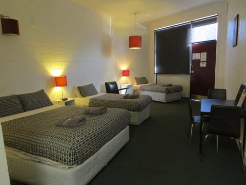 San Remo Hotel Motel - Melbourne Tourism 3