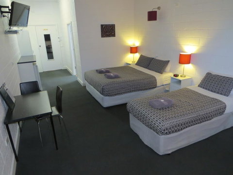 San Remo Hotel Motel - Melbourne Tourism 1