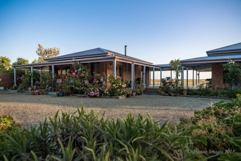 Sanctuary@Waratah - Melbourne Tourism 0