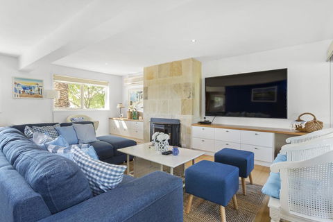 SANTORINI BEACH HOUSE - SAFETY BEACH - Melbourne Tourism 2