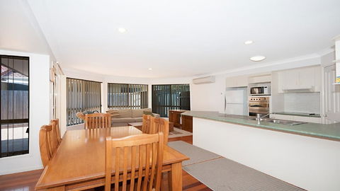 Seachange - Foxtel, Netflix, WiFi - Melbourne Tourism 2