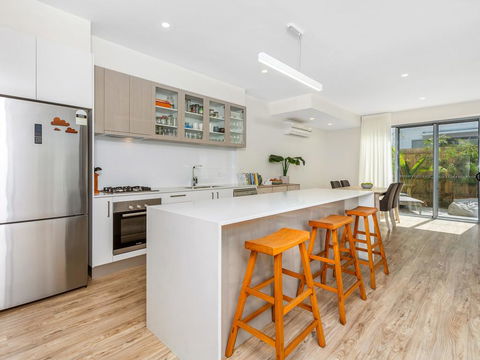 SEASIDE BY THE BEACH - Melbourne Tourism 1