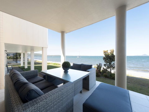 Seaside Splendour - Melbourne Tourism 0